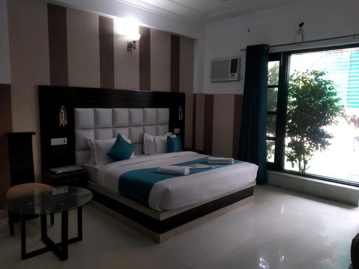 Hotel Rishikesh Inn By Rfh Екстер'єр фото